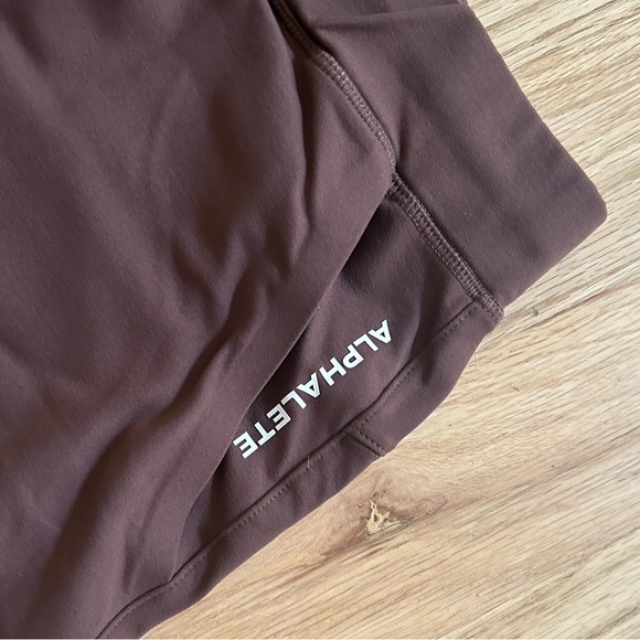 Alphalete Trace Joggers (Brown) - Picture 5 of 6